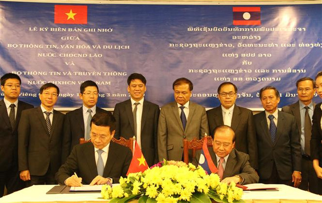 Firman Vietnam y Laos documento de cooperación en sector informativo ảnh 1 Firman Vietnam y Laos documento de cooperación en sector informativo ảnh 1