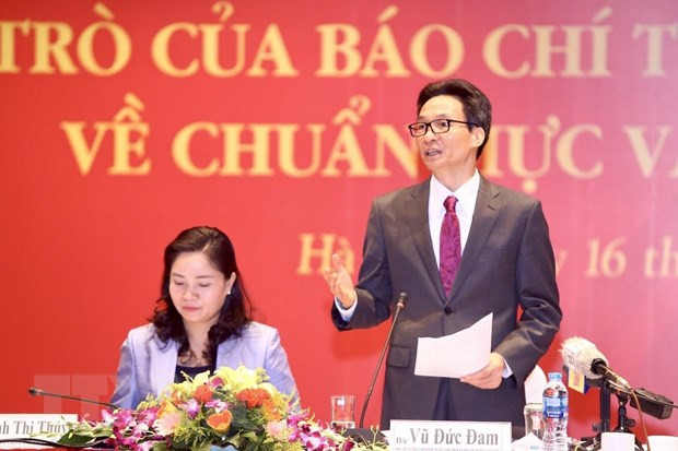 Elogia importante papel de medios de comunicación en creación de estándares culturales ảnh 1