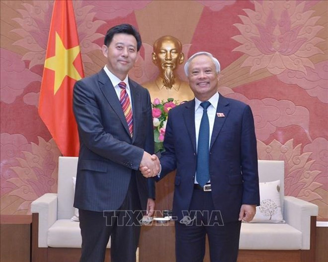 Vietnam aspira a fomentar la amistad tradicional con China, afirma vicepresidente parlamentario ảnh 1 Vietnam aspira a fomentar la amistad tradicional con China, afirma vicepresidente parlamentario ảnh 1