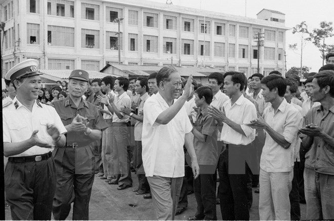 Autoridades de Ciudad Ho Chi Minh rinden tributo a exsecretario general del PCV ảnh 1 Autoridades de Ciudad Ho Chi Minh rinden tributo a exsecretario general del PCV ảnh 1