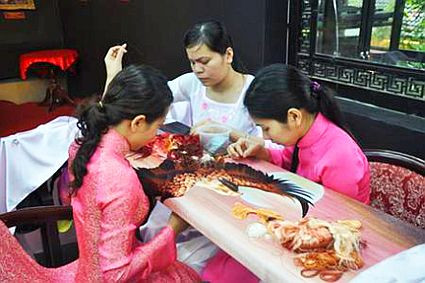 Festival en provincia vietnamita preserva oficios tradicionales ảnh 1 Festival en provincia vietnamita preserva oficios tradicionales ảnh 1