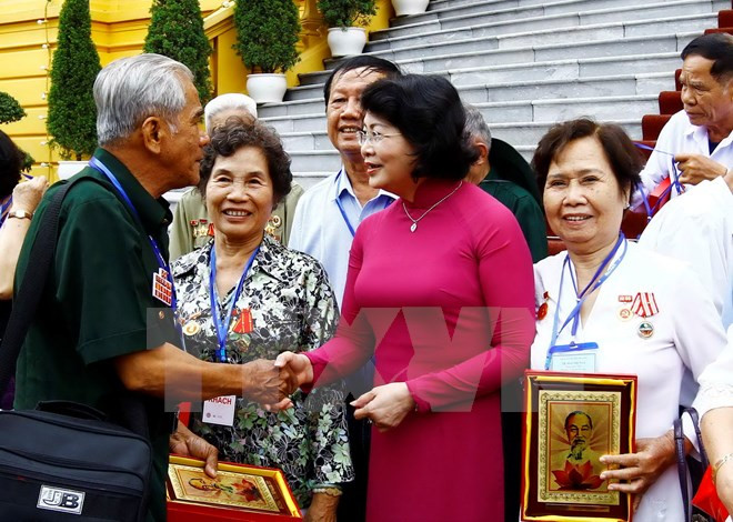 Vietnam adopta políticas a favor de personas con méritos revolucionarios ảnh 1 Vietnam adopta políticas a favor de personas con méritos revolucionarios ảnh 1