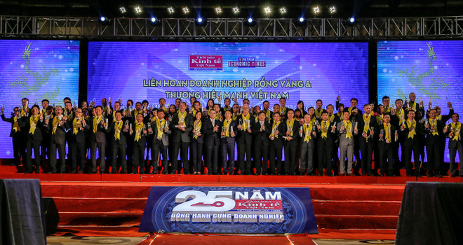 Premian a empresas con mayores contribuciones a la economía vietnamita ảnh 1