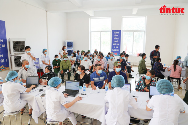 Más de 82 por ciento de población de Hanoi tiene acceso al sistema de salud ảnh 1