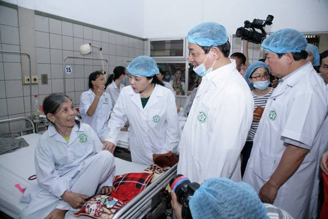Policía vietnamita realiza investigación sobre incidente médico grave en Hoa Binh ảnh 1 Policía vietnamita realiza investigación sobre incidente médico grave en Hoa Binh ảnh 1
