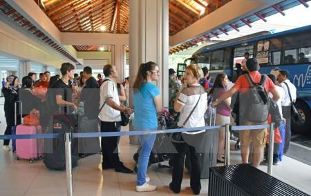 Miles de turistas abandonan Bali tras reapertura del aeropuerto ảnh 1 Miles de turistas abandonan Bali tras reapertura del aeropuerto ảnh 1