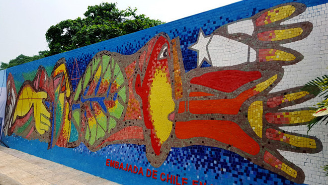 Chile incorpora una pintura al Mural Mosaico Cerámico de Hanoi en su Día Nacional ảnh 1 Chile incorpora una pintura al Mural Mosaico Cerámico de Hanoi en su Día Nacional ảnh 1