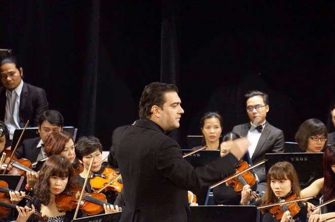 Compositor español David Gómez Ramírez dirige concierto “Noche de Beethoven” en Vietnam ảnh 1 Compositor español David Gómez Ramírez dirige concierto “Noche de Beethoven” en Vietnam ảnh 1