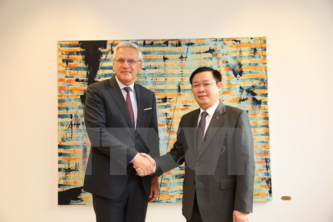 Vicepremier de Vietnam cumple agenda apretada en Bélgica ảnh 1 Vicepremier de Vietnam cumple agenda apretada en Bélgica ảnh 1