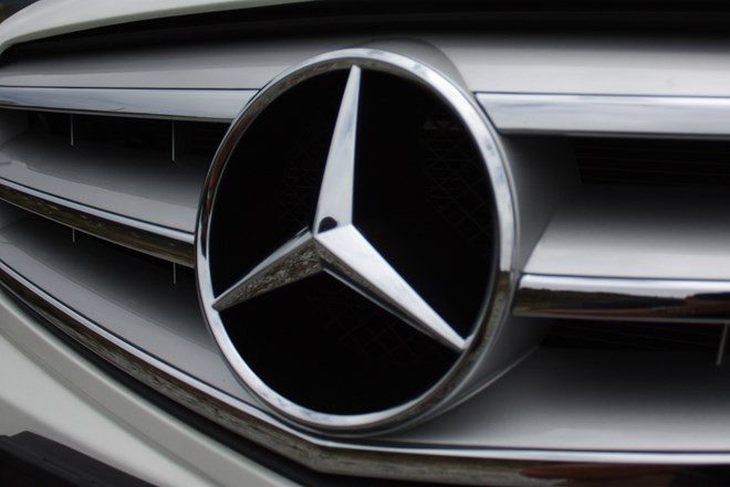 Mercedes-Benz Vietnam llama a revisión a más de mil coches por fallos en sistema de arranque ảnh 1