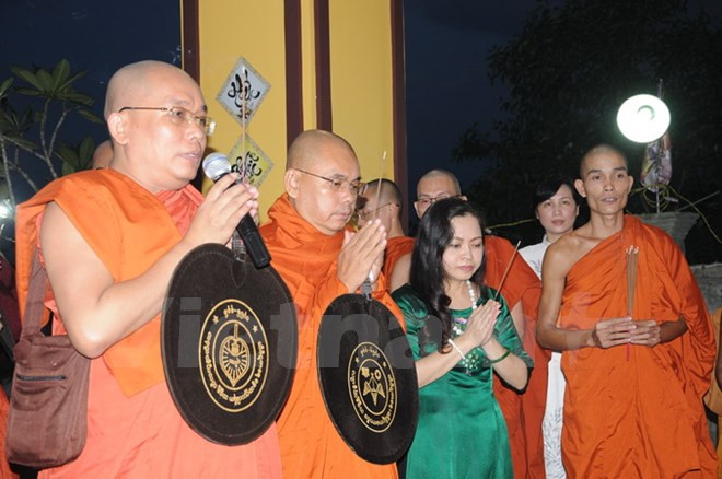 Vietnamitas residentes en Myanmar rinden homenaje a mártires de la Patria ảnh 1 Vietnamitas residentes en Myanmar rinden homenaje a mártires de la Patria ảnh 1