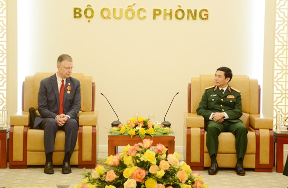 Vietnam reafirma importancia a lazos con EE.UU. en superación de consecuencias de guerra ảnh 1 Vietnam reafirma importancia a lazos con EE.UU. en superación de consecuencias de guerra ảnh 1
