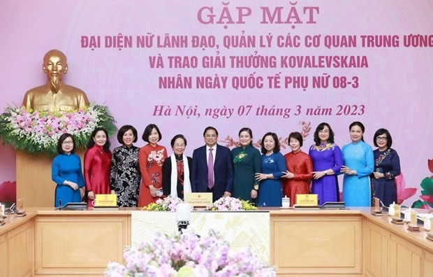 Primer ministro insta a mayores esfuerzos para apoyar avance de las mujeres ảnh 1 Primer ministro insta a mayores esfuerzos para apoyar avance de las mujeres ảnh 1