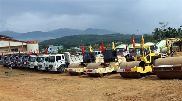 Anuncian proyecto de remodelar ruta entre Quang Nam y localidades de países vecinos ảnh 1 Anuncian proyecto de remodelar ruta entre Quang Nam y localidades de países vecinos ảnh 1