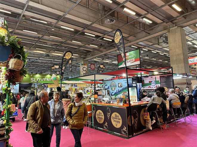 Té y confituras vietnamitas presentados en feria de Francia ảnh 2 Té y confituras vietnamitas presentados en feria de Francia ảnh 2