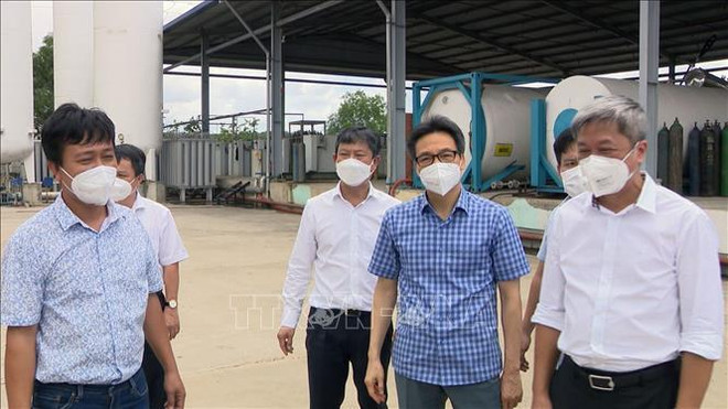 Vicepremier pide mejorar capacidad de producción de oxígeno en provincia de Binh Duong ảnh 1