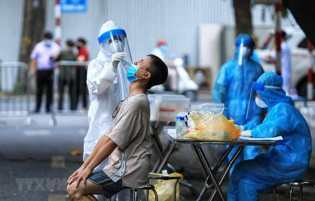 Vietnam registra más de tres mil 300 nuevos casos de COVID-19 ảnh 1