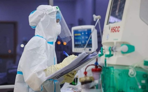 Entregan más de dos mil equipos médicos a Ciudad Ho Chi Minh ảnh 1 Entregan más de dos mil equipos médicos a Ciudad Ho Chi Minh ảnh 1