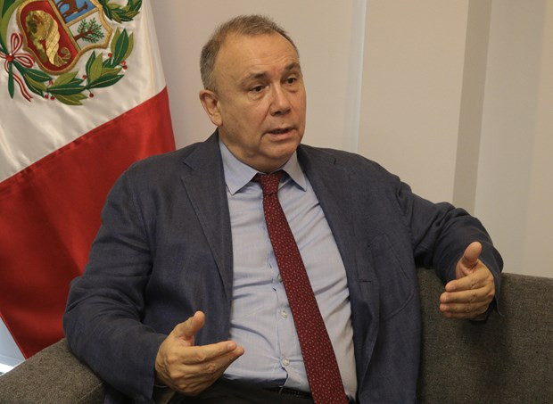 Iluminarán puente vietnamita con colores de la bandera de Perú en ocasión de Bicentenario ảnh 1