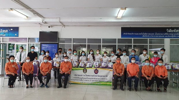 Estudiantes vietnamitas en Tailandia reciben apoyo de compatriotas ảnh 1 Estudiantes vietnamitas en Tailandia reciben apoyo de compatriotas ảnh 1