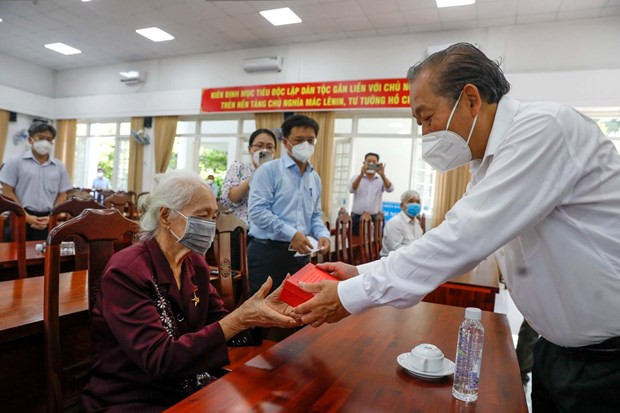 Expresan gratitud a personas con méritos revolucionarios en Vietnam ảnh 1 Expresan gratitud a personas con méritos revolucionarios en Vietnam ảnh 1