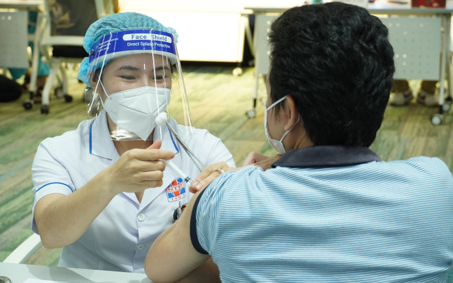 Ciudad Ho Chi Minh desplegará quinta fase de vacunación contra el COVID-19 ảnh 1 Ciudad Ho Chi Minh desplegará quinta fase de vacunación contra el COVID-19 ảnh 1