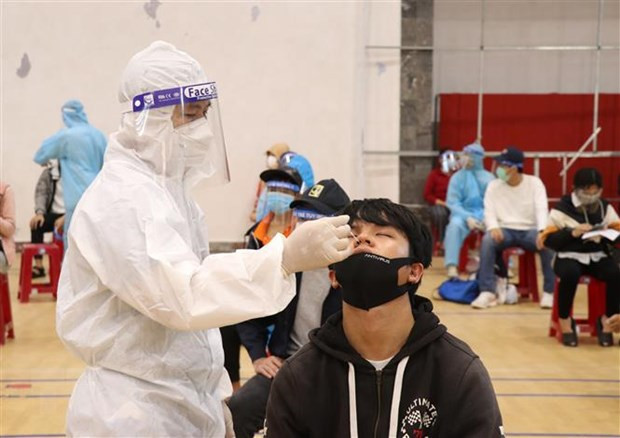 Cifra de casos de COVID-19 en Vietnam supera los 114 mil ảnh 1