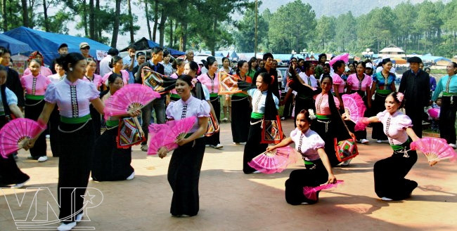Ecoturismo exhibe belleza de aldea de Son La ảnh 4 Ecoturismo exhibe belleza de aldea de Son La ảnh 4