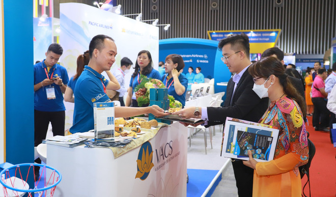 Vietnam Airlines ofrece varias ofertas en feria internacional de turismo ảnh 1 Vietnam Airlines ofrece varias ofertas en feria internacional de turismo ảnh 1