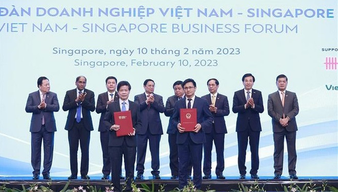 Visita del premier de Singapur abre oportunidad para una agenda futura de nexos con Vietnam ảnh 1 Visita del premier de Singapur abre oportunidad para una agenda futura de nexos con Vietnam ảnh 1