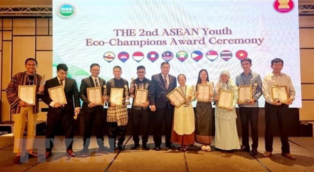 ASEAN honra a escuelas y jóvenes vietnamitas con logros en educación ambiental ảnh 1 ASEAN honra a escuelas y jóvenes vietnamitas con logros en educación ambiental ảnh 1