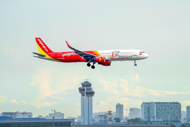 Lanza Vietjet aviones con símbolo turístico de Ciudad Ho Chi Minh ảnh 1