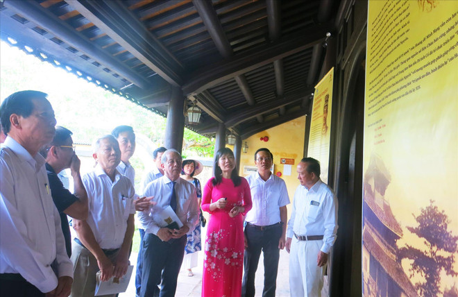 Efectúan exposición de planchas xilográficas sobre rey Minh Mang ảnh 1