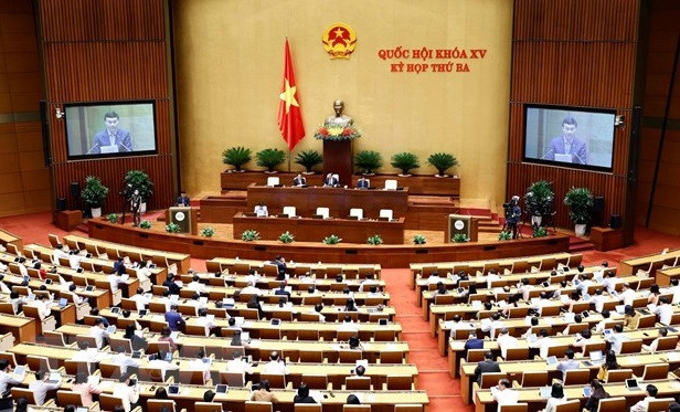 Parlamento vietnamita debate medidas para mejorar infraestructura de tráfico ảnh 1