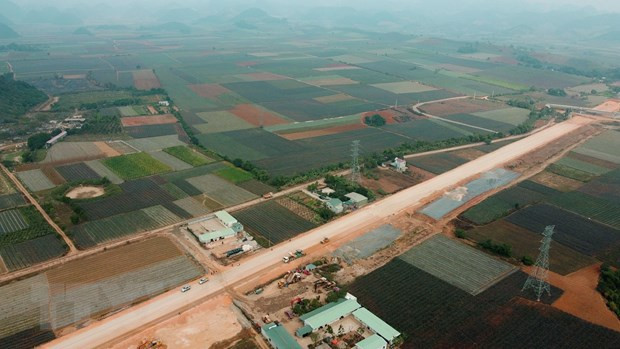 Destinan fondo millonario para construir tramo de autopista Norte-Sur de Vietnam ảnh 1