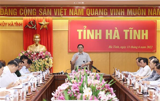 Premier vietnamita pide a Ha Tinh promover inteligencia y valentía del pueblo ảnh 1 Premier vietnamita pide a Ha Tinh promover inteligencia y valentía del pueblo ảnh 1