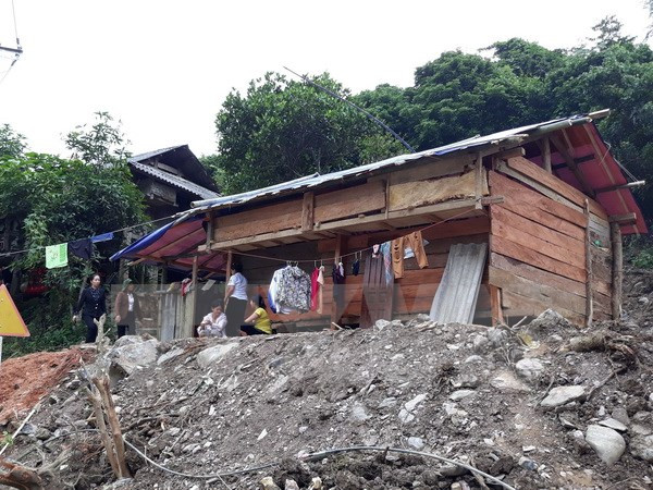 Premier exige restablecer vida de pobladores afectados por desastres naturales ảnh 1