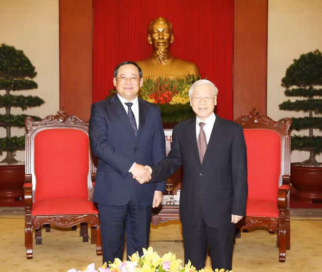 Máximo dirigente partidista de Vietnam reitera nexos con Laos ảnh 1 Máximo dirigente partidista de Vietnam reitera nexos con Laos ảnh 1