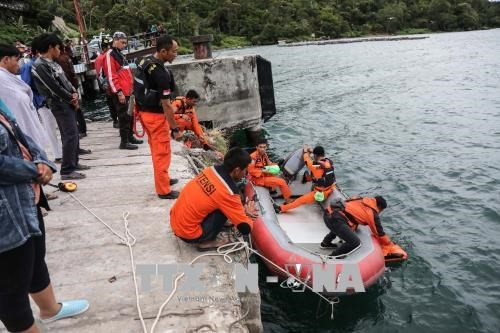 Indonesia suspende temporalmente actividades de barcos en lago Toba tras naufragio ảnh 1 Indonesia suspende temporalmente actividades de barcos en lago Toba tras naufragio ảnh 1