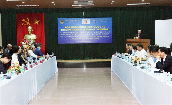 Coloquio sobre emprendimiento marca aniversario de nexos diplomáticos Vietnam- Israel ảnh 1