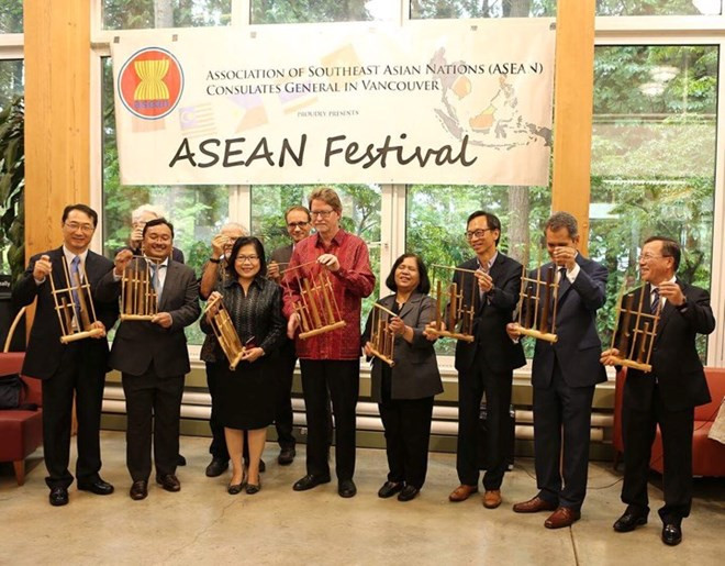 Imágenes de Vietnam sobresalen en Fiesta de ASEAN en Canadá ảnh 1 Imágenes de Vietnam sobresalen en Fiesta de ASEAN en Canadá ảnh 1