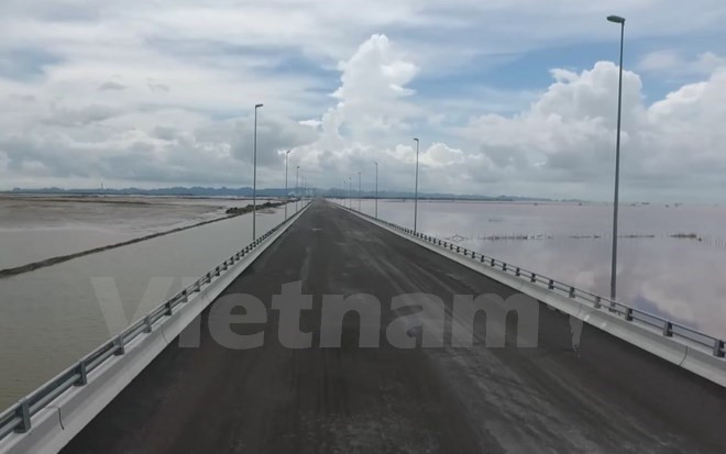Entra en operación el puente sobre el mar más largo de Vietnam ảnh 1