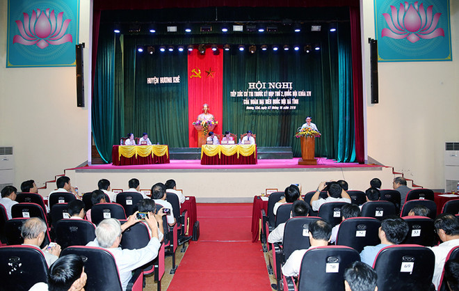 Vicepremier de Vietnam mantiene contactos con electores en provincia central ảnh 1 Vicepremier de Vietnam mantiene contactos con electores en provincia central ảnh 1