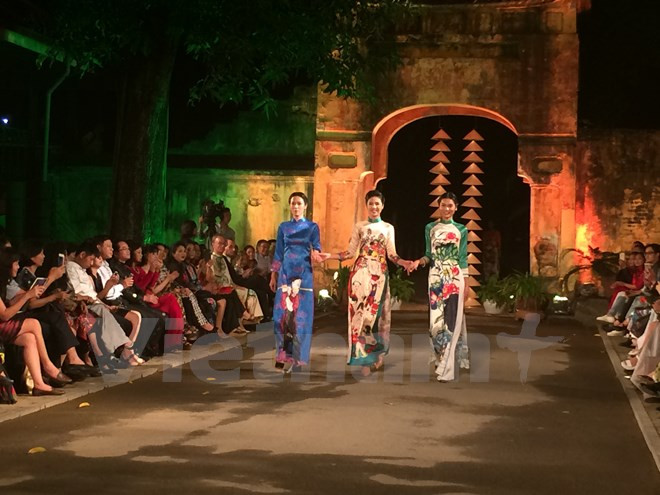 Festival de traje tradicional de mujer vietnamita se efectuará en Hanoi ảnh 1 Festival de traje tradicional de mujer vietnamita se efectuará en Hanoi ảnh 1