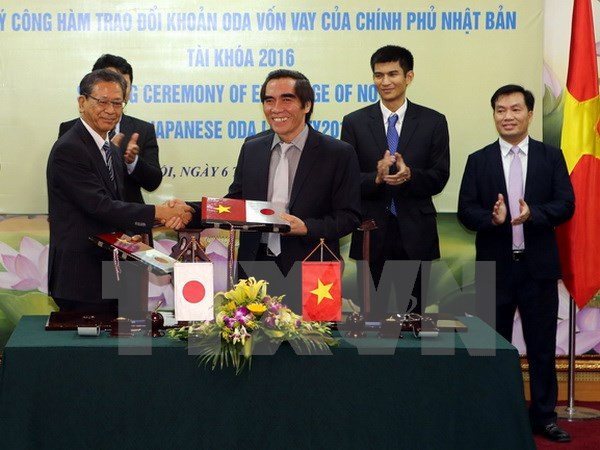 Japón provee 106 millones de dólares de AOD a Vietnam ảnh 1