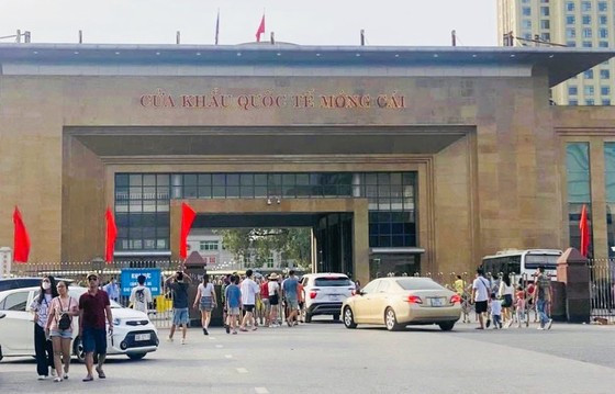 Turistas vietnamitas pueden conducir automóviles a China ảnh 1 Turistas vietnamitas pueden conducir automóviles a China ảnh 1