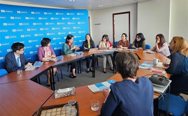 Delegación de Unión de Mujeres de Vietnam realiza visita de trabajo a Francia ảnh 2 Delegación de Unión de Mujeres de Vietnam realiza visita de trabajo a Francia ảnh 2