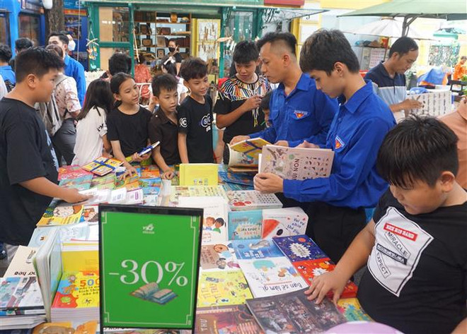 Presentan más de 16 mil títulos en Feria del Libro Infantil de Ciudad Ho Chi Minh ảnh 1 Presentan más de 16 mil títulos en Feria del Libro Infantil de Ciudad Ho Chi Minh ảnh 1
