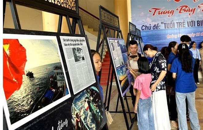 Efectúan exposición sobre juventud vietnamita con mares e islas en Quang Nam ảnh 1 Efectúan exposición sobre juventud vietnamita con mares e islas en Quang Nam ảnh 1