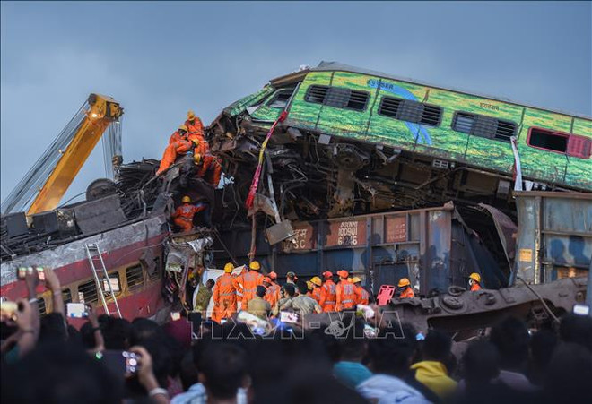 Vietnam expresa condolencias a India por accidente de trenes ảnh 1